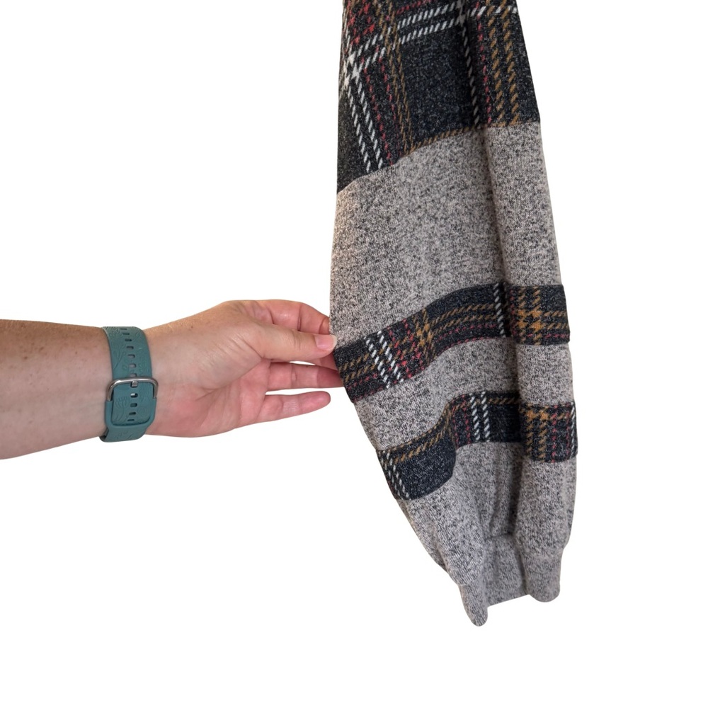 Maurice’s Plaid Sleeve Gray Sweater - Picture 3 of 8